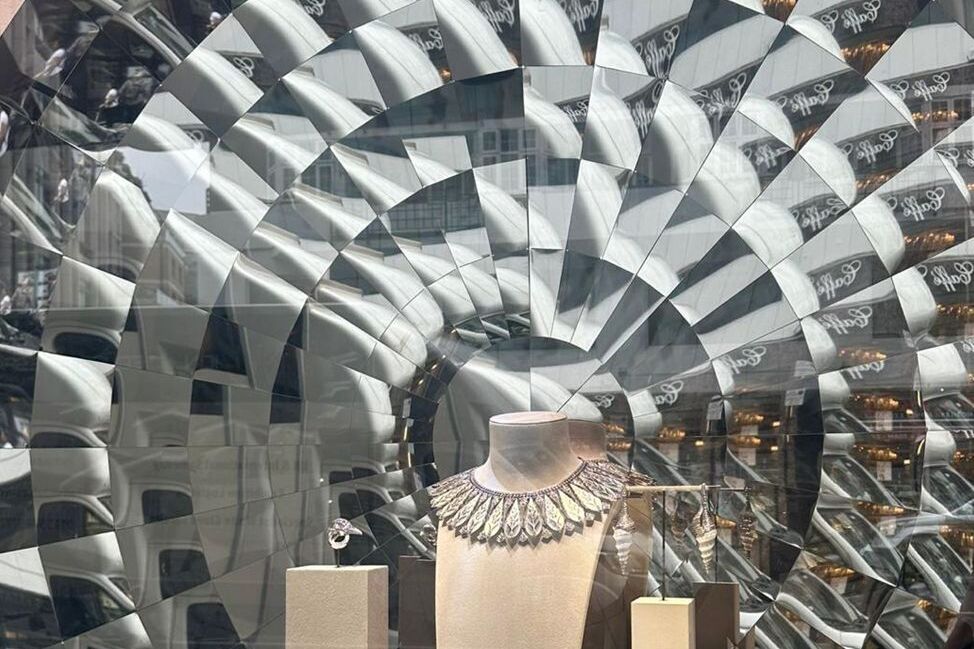 Expert steel laser cutting for retail